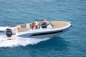 Bateau RANIERI NEXT-330-LX neuf disponible chez AL2M NAUTISME ARCACHON