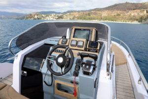 Bateau RANIERI NEXT-330-LX neuf disponible chez AL2M NAUTISME ARCACHON