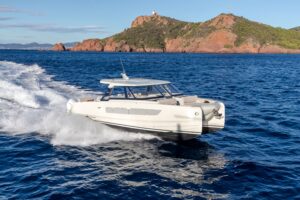 YOT 41 POWER CATAMARAN